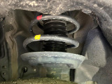 お車を安心してお乗りいただく為には、足回りの定期点検が欠かせません。サービスサポート(有償保証)では無料点検もご提供しており、安心のカーライフをお過ごしいただけるサポート体制が整っています。