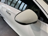 メルセデスの認定中古車「サーティファイドカー」には、最大100項目にも及ぶ点検・整備項目が設定されています>
