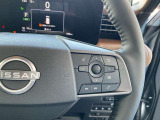 【ステアリングスイッチ】ハンドルから手を離さずオーディオ操作の一部が行えます。