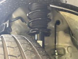 お車を安心してお乗りいただく為には、足回りの定期点検が欠かせません。サービスサポート(有償保証)では無料点検もご提供しており、安心のカーライフをお過ごしいただけるサポート体制が整っています。
