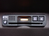 ■【ETC車載器】が装備されています。セットアップをしてお渡しとなり、ETCカードを差し込むだけで高速道路の利用が可能です。