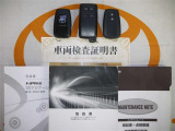 スマートキー&エンジンスターター付。取扱説明書とメンテナンスノートもあります☆品質評価シート付いてます!トヨタ認定中古車ライト!!