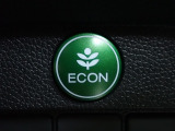 エンジン、エアコンなどを制御し低燃費な『ECONモード』に、また走りを楽しみたいとき、空調など快適性を重視したいときにはスイッチOFFで通常モードに切り替えができます!