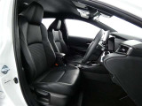 高いホールド性で運転姿勢が安定します。長距離ドライブでも疲れにくいのが魅力です。快適なドライビングライフをお送りください♪