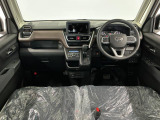 【インパネ】運転のしやすさを最優先に設計された見晴らしの良いフロントビュー。車両間隔が掴みやすく狭い道でも安心♪「安全」と「品質」を最優先に、安心してお乗りいただけるクルマを提供いたします。