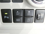 クリアランスソナー付き。ピッピッピとブザーでお知らせ!曲がり角や壁際に駐車する時に便利ですね♪