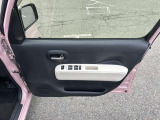 運転席ドアの内張りになります!