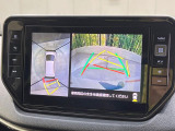 【マルチテレインモニター】車のフロントやサイドのカメラ画像を同時にモニター表示することで、悪路や狭い道を走行時でも周囲の状況確認ができ安心!本格SUVにうれしい装備です♪