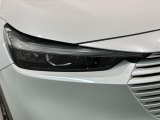 LEDヘッドライトは、点灯の瞬間から最大光量を発揮し、突然暗くなるトンネルなどでの安定感を高めます。