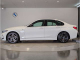 【BMWのxDrive】xDriveはいかなる状況下でも安定した走りを実現しています。 これによりストレスなく運転できることはもちろんのこと、安全性能も向上しています。