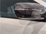 【BMWミラー】視認性の高いスタイリッシュなミラー。自動防眩機能も付いており夜間のドライビングをサポートします。