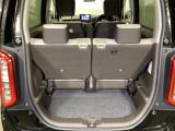 コンパクトボディーなのに、荷室はこんなに広々!たくさん荷物が積めますよ。
