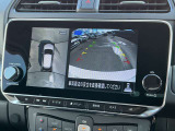 【アラウンドビューモニター】車両周辺をモニターで確認できて、駐車が苦手な人でもスムーズに駐車できます