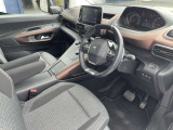運転中の視線移動を抑えるレイアウトの「iCockpit」。