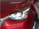 【LEDヘッドライト】省電力で長寿命の明るく運転しやすいLEDヘッドランプです。明るく照らすので暗い夜道からお客様を守ってくれます。お近くの広島マツダまでお越しください。