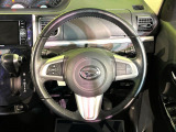 【純正革巻きステアリング】上質な革を使用することで、手にしっかり馴染みとても運転しやすいハンドルです♪