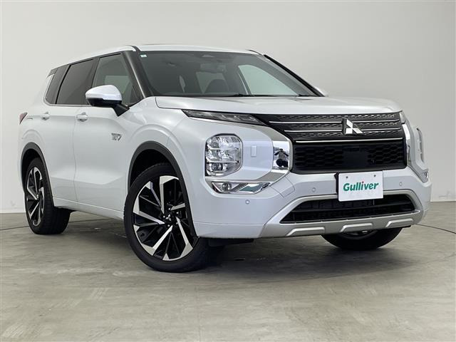 アウトランダー PHEV 2.4 P 4WD サンルーフ