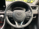 【純正革巻きステアリング】上質な革を使用することで、手にしっかり馴染みとても運転しやすいハンドルです♪
