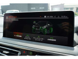 高精細ワイド・ディスプレイ: 視認性に優れた大型タッチパネルを採用。ナビゲーションだけでなく、エンターテインメント機能も鮮明に表示します。