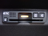 ■【ETC車載器】が装備されています。セットアップをしてお渡しとなり、ETCカードを差し込むだけで高速道路の利用が可能です。