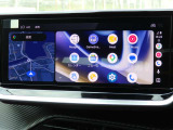 Apple CarPlay、Android Auto 対応。スマホを接続するとタッチスクリーン上でマップ、通話、メッセージ、ミュージックなどのアプリをスマホ同様に操作できるミラースクリーン機能搭載
