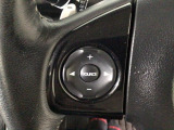 ステアリングリモコンは、運転中でも簡単に音量調整やチャンネル変更もできます!わき見運転防止にもつながるので安心です♪