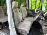 運転席シート廻りは使用感も少なく、良好な状態となっています。丁寧に使われていたことがよくわかりますね。