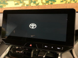 【12.3インチワイドナビ】高級感とインパクトのある大型ワイドナビを装備。各種オーディオ操作はもちろん、横長ワイド画面でのマップ2分割表示など、利便性も高いナビです♪