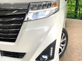 【LEDヘッドライト】悪天候や夜間走行時も良好な視界を確保し安心して運転できる高輝度LEDヘッドライトを装備!点灯速度が早く、消費電力も抑えられています。