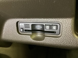 ハンドルの左下にETCがついています。高速道路の料金所の通過も楽々です。カードの取り出しもしやすい場所についています。