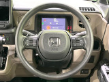 インテリアに合わせたデザインのステアリングは、運転される方のことも考え、運転しやすい形状、大きさです。是非一度、実際に触ってお確かめください。
