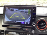 バックモニター付きで、車庫入れやバック時の後方確認をしっかりサポート。モニターに映し出される映像で死角も確認しやすく、狭い場所での駐車や後退時の操作をより安心して行えます。