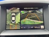 駐停車には便利なアラウンドビューモニター搭載。サイドモニターの切り替えも可能です。