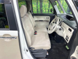 運転席シート廻りは使用感も少なく、良好な状態となっています。丁寧に使われていたことがよくわかりますね。