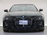 【キドニーグリル】BMWの代名詞。一目見ただけでBMWであると認識できる確固たるアイコンとして存在感を放ちます。