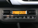 オートエアコン装備で、温度設定のみをしていただければ、快適な室内空間になります!