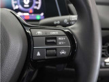 ◆アダプティブクルーズコントロール◆予め設定した車速内でクルマが自動的に加減速。前走車との適切な車間距離を維持しながら追従走行します。【LKAS】車線維持支援システムでステアリング操作を支援。