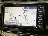 純正ナビを装備。タッチパネル式で使いやすく、お出かけもラクラクです。