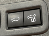 【パワーバックドア】スマートキーや運転席のボタンを押すだけでリアゲートが自動で開閉します!荷物を持っている時や、高い位置にあるバックドアを閉める際に便利な機能です♪