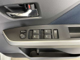 パワーウィンドウスイッチで運転席から全席の窓の開閉ができます♪