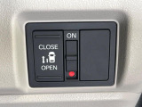 【パワースライドドア】スマートキーや運転席のスイッチでスライドドアの開閉が可能♪電動だから力を入れてドアを開ける必要が無く、小さいお子様でも、重い荷物を持っている時もラクに開け閉めできます♪