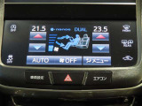 左右独立温度コントロールフルオートエアコンです。運転席、助手席それぞれで独立して温度設定ができます。冷え性の方が乗っても安心ですね♪