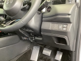 左側に高速で便利なETCがあり、横滑りを防ぐVSAなどのスイッチは、運転席の右側、手の届きやすい位置にあります。