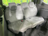 床下収納式のサードシートです。座席部分をコンパクトに収納でき、広大な荷室スペースとしてお使いいただけます!乗車人数や荷物の量など利用シーンに合わせて3列目を有効活用でき、とっても便利♪