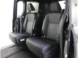 ゆとりある広々とした車内空間は、ドライブを始め買い物やレジャーなど、幅広く活躍します。一人でもみんなとでもお出かけを楽しみましょう!