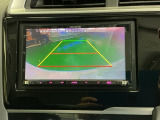 ガイドライン付きバックモニターで車庫入れも安心。知らない道でも安心して楽しくお出かけができます