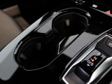 ご契約からご納車、そしてアフターフォローまで。AAA横浜青葉の専任スタッフは、お客様のAudiライフをきめ細かくサポートさせて頂きます。