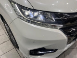 【LEDヘッドライト】悪天候や夜間走行時も良好な視界を確保し安心して運転できる高輝度LEDヘッドライトを装備!点灯速度が早く、消費電力も抑えられています。