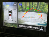 【マルチアラウンドモニター】専用のカメラにより、上から見下ろしたような視点で360度クルマの周囲を確認することができます☆死角部分も確認しやすく、狭い場所での切り返しや駐車もスムーズに行えます。