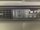 USBとCtype接続ができ、Ctypeは急速充電なので車の中で充電できます
